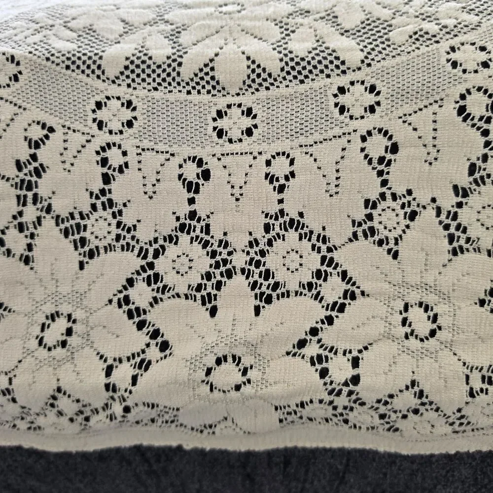 Vintage Irish Style Lace Tablecloth 72x60 Large Cream Floral Table Cover Linens